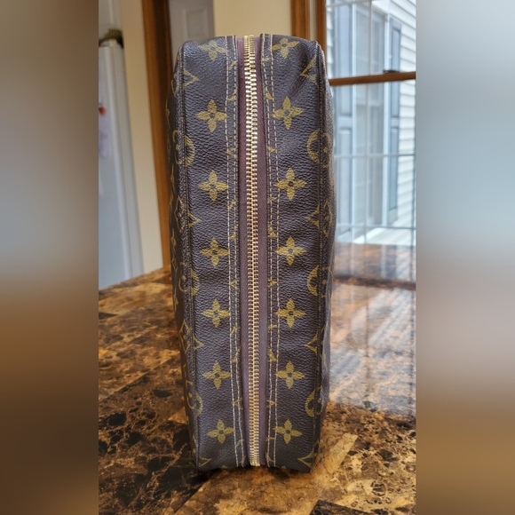 LOUIS VUITTON TROUSSE 28 COSMETIC BAG - Picture 5 of 16